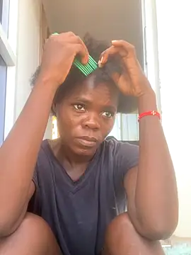 Snapshot of petiteebony_81 chatting on 11-18-25, 07:46 petiteebony 81 online show from 11-18-25, 07:46