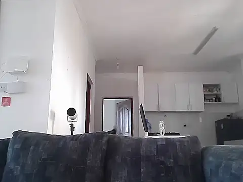 Snapshot of petiteebony_81 chatting on 11-28-25, 07:00 petiteebony 81 online show from 11-28-25, 07:00