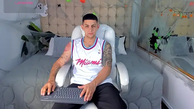 Alex cute77 online show from 10-29-25, 11:45