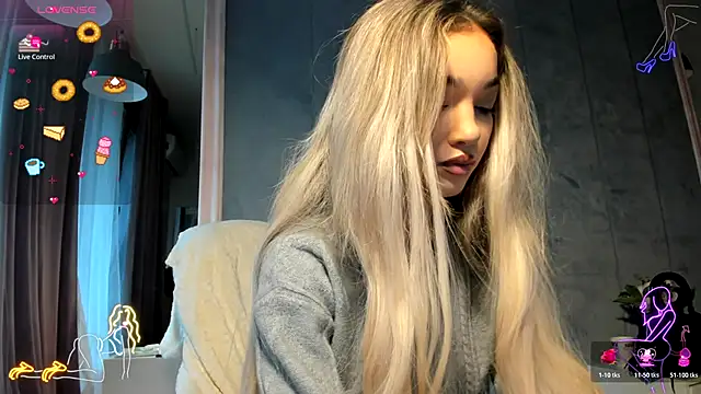 Snapshot of Sassy_Teen chatting on 11-06-25, 09:21 Sassy Teen online show from 11-06-25, 09:21