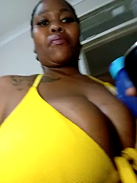 Snapshot of Real1SweetQueen chatting on 12-14-25, 07:58 Real1SweetQueen online show from 12-14-25, 07:58