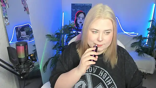 Akemi BBW online show from 03-20-25, 07:46