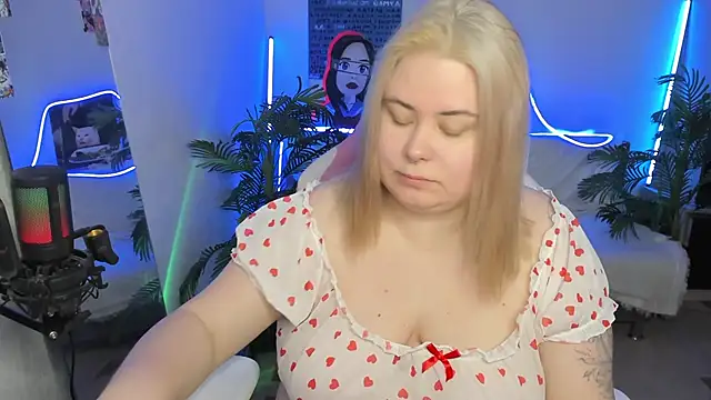 Akemi BBW online show from 03-21-25, 07:55