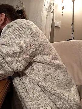 Snapshot of teekoine1 chatting on 10-17-25, 09:28 teekoine1 online show from 10-17-25, 09:28