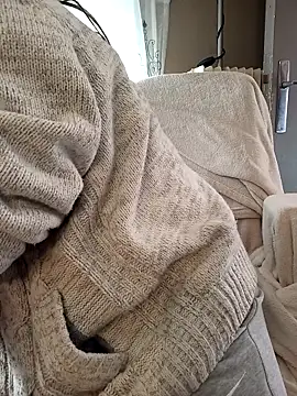 Snapshot of teekoine1 chatting on 10-25-25, 11:07 teekoine1 online show from 10-25-25, 11:07