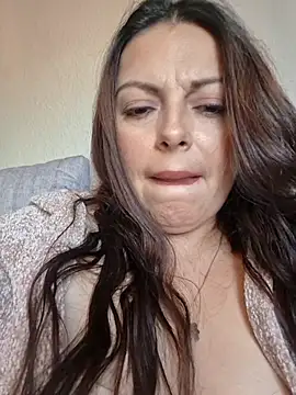 Snapshot of seherlatin chatting on 01-17-26, 09:51 seherlatin online show from 01-17-26, 09:51