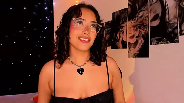 Snapshot of willow_poisson chatting on 12-26-24, 06:43 willow poisson online show from 12-26-24, 06:43