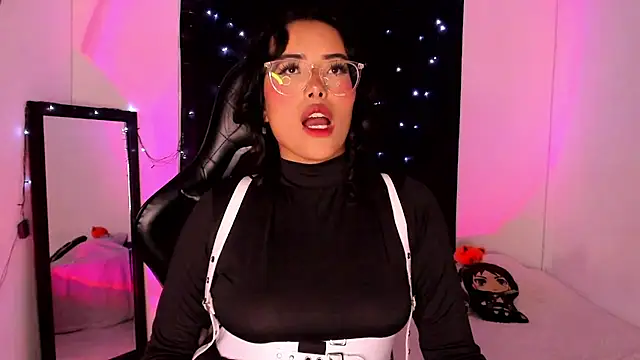 Snapshot of willow_poisson chatting on 01-13-25, 08:26 willow poisson online show from 01-13-25, 08:26