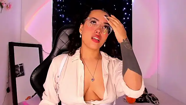 Snapshot of willow_poisson chatting on 02-11-25, 05:29 willow poisson online show from 02-11-25, 05:29