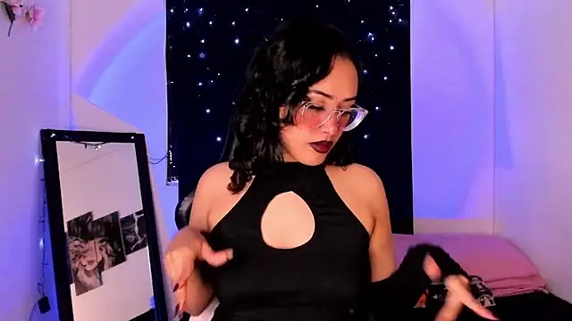 Snapshot of willow_poisson chatting on 03-18-25, 05:21 willow poisson online show from 03-18-25, 05:21