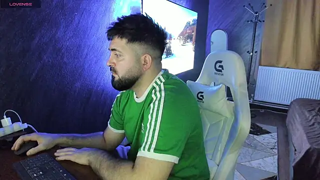 Snapshot of Eduu2322 chatting on 04-08-26, 07:03 Eduu2322 online show from 04-08-26, 07:03