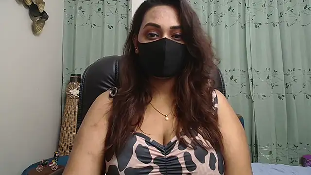 Snapshot of OH-Monica chatting on 10-11-25, 08:51 OH-Monica online show from 10-11-25, 08:51