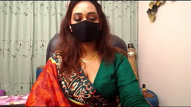 Snapshot of OH-Monica chatting on 11-02-25, 12:02 OH-Monica online show from 11-02-25, 12:02