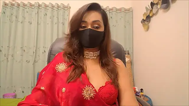 Snapshot of OH-Monica chatting on 11-28-25, 02:03 OH-Monica online show from 11-28-25, 02:03