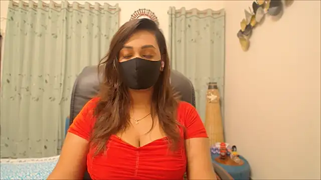 Snapshot of OH-Monica chatting on 12-14-25, 07:29 OH-Monica online show from 12-14-25, 07:29