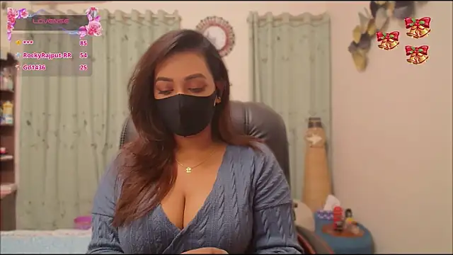 Snapshot of OH-Monica chatting on 12-20-25, 01:29 OH-Monica online show from 12-20-25, 01:29