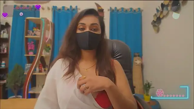 Snapshot of OH-Monica chatting on 02-18-26, 07:21 OH-Monica online show from 02-18-26, 07:21