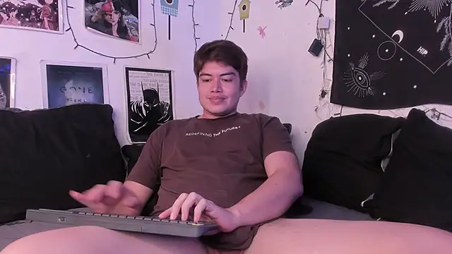 Snapshot of Nico_bulg3 chatting on 10-20-25, 01:17 Nico bulg3 online show from 10-20-25, 01:17