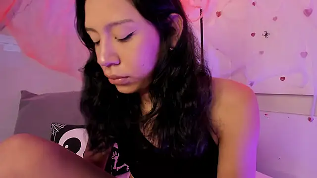 Snapshot of AdammClark1 chatting on 10-07-25, 08:39 AdammClark1 online show from 10-07-25, 08:39