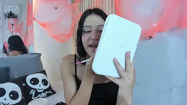 Snapshot of AdammClark1 chatting on 10-11-25, 09:13 AdammClark1 online show from 10-11-25, 09:13