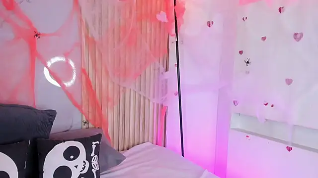 Snapshot of AdammClark1 chatting on 11-01-25, 09:06 AdammClark1 online show from 11-01-25, 09:06