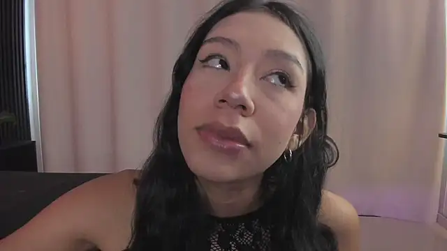 Snapshot of AdammClark1 chatting on 11-18-25, 09:41 AdammClark1 online show from 11-18-25, 09:41