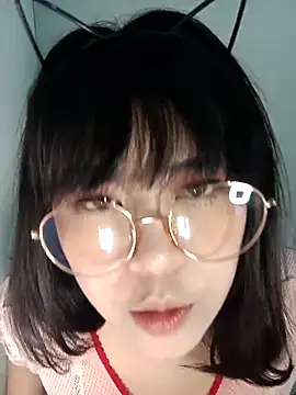 Snapshot of Chall_mee chatting on 10-18-25, 05:35 Chall mee online show from 10-18-25, 05:35