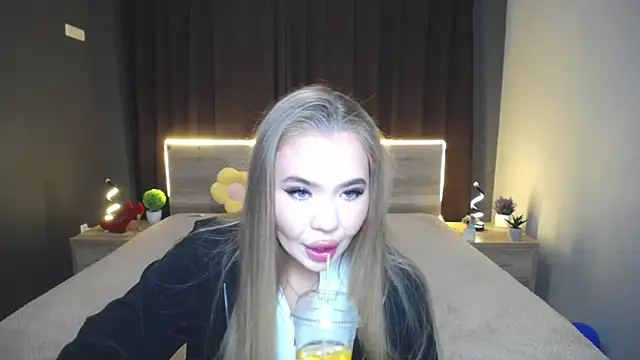 StacyYellig online show from 10-07-25, 07:11