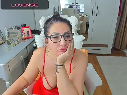 karenncougar online show from 01-20-25, 05:48