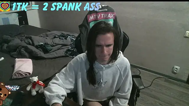 Snapshot of izilizi_23 chatting on 11-11-25, 06:41 izilizi 23 online show from 11-11-25, 06:41