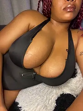 Snapshot of YellowHoneyDip chatting on 02-07-26, 05:16 YellowHoneyDip online show from 02-07-26, 05:16