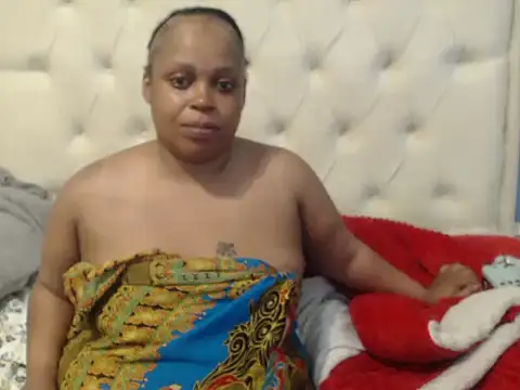 THESHORTQUEEN online show from 11-17-25, 07:52