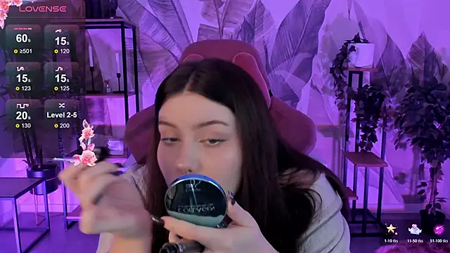 CoralineKeyns online show from 11-05-25, 05:29