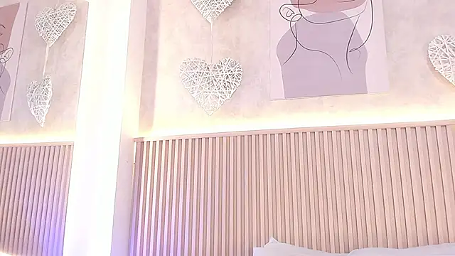 Snapshot of daiana_curly chatting on 10-06-25, 07:44 daiana curly online show from 10-06-25, 07:44