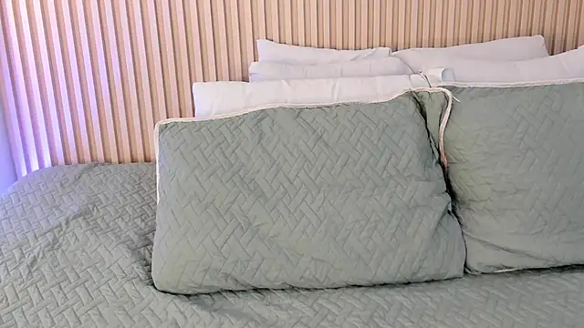 Snapshot of daiana_curly chatting on 10-14-25, 08:20 daiana curly online show from 10-14-25, 08:20