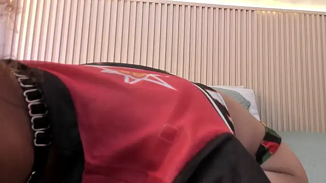 Snapshot of daiana_curly chatting on 11-19-25, 08:09 daiana curly online show from 11-19-25, 08:09