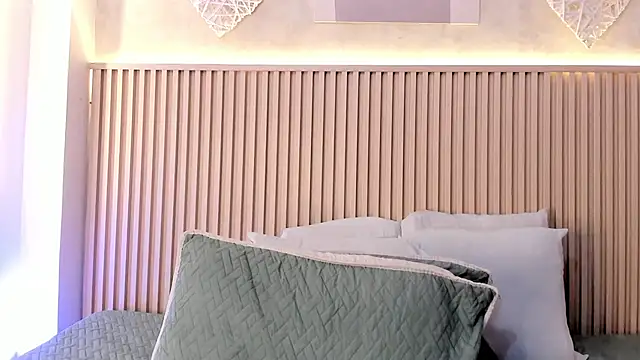 Snapshot of daiana_curly chatting on 11-24-25, 07:46 daiana curly online show from 11-24-25, 07:46