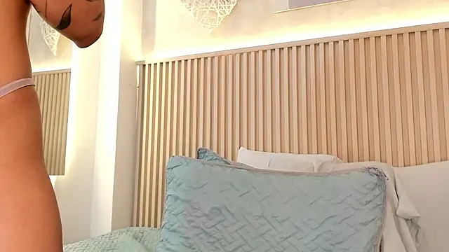 Snapshot of daiana_curly chatting on 02-27-26, 08:42 daiana curly online show from 02-27-26, 08:42