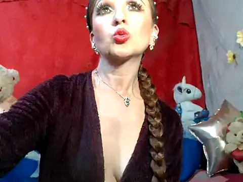 hottieperla online show from 12-17-24, 07:04