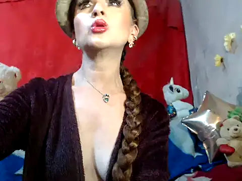 hottieperla online show from 01-06-25, 07:56