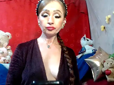 hottieperla online show from 01-08-25, 08:18
