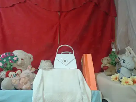 hottieperla online show from 10-15-25, 06:19