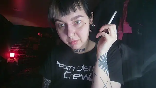 Snapshot of MoorderxDoll chatting on 03-15-25, 10:33 MoorderxDoll online show from 03-15-25, 10:33