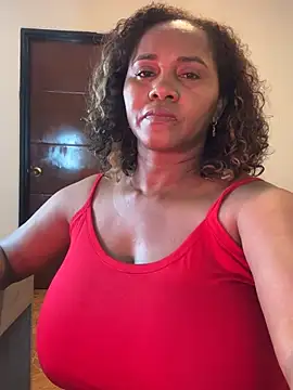 Snapshot of AliciaMiilf chatting on 02-18-25, 03:53 AliciaMiilf online show from 02-18-25, 03:53