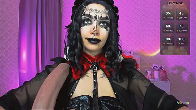 LeylaNoiry online show from 10-18-25, 01:23