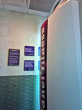 Snapshot of John19893 chatting on 01-12-25, 04:40 John19893 online show from 01-12-25, 04:40