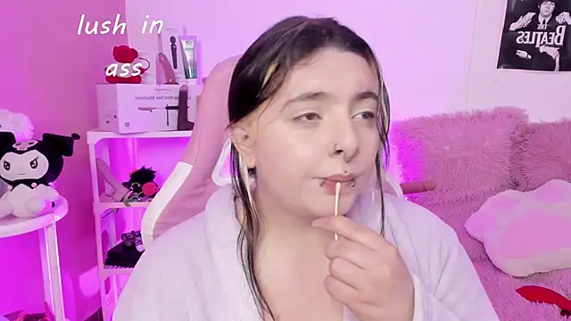 Snapshot of Sachi_Meow chatting on 02-16-26, 07:10 Sachi Meow online show from 02-16-26, 07:10