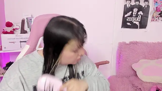 Snapshot of Sachi_Meow chatting on 02-19-26, 12:34 Sachi Meow online show from 02-19-26, 12:34