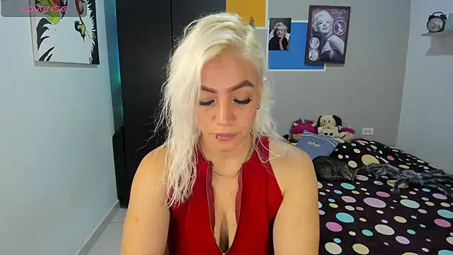 Snapshot of LuCKy_JoK chatting on 10-17-25, 12:19 LuCKy JoK online show from 10-17-25, 12:19