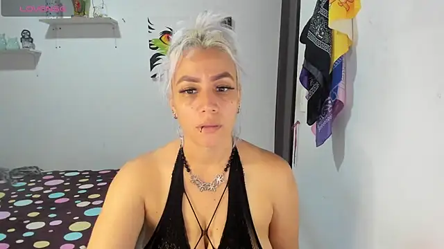 Snapshot of LuCKy_JoK chatting on 11-04-25, 12:59 LuCKy JoK online show from 11-04-25, 12:59